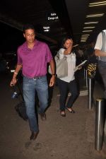 Lara Dutta and Mahesh Bhupati spotted leaving for their London vacation in Sahar International Airport on 28th Oct 2011 (6).JPG